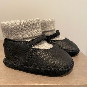 Ugg Infant Authentic Mary Jane Booties (size 2/3)
